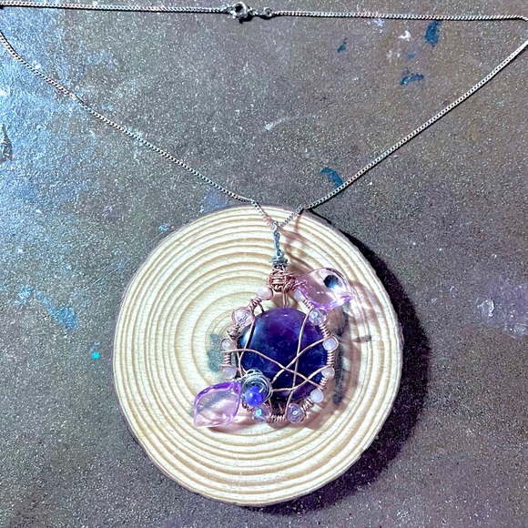 Floral Amethyst & Crystal Necklace - Picture 4 of 7